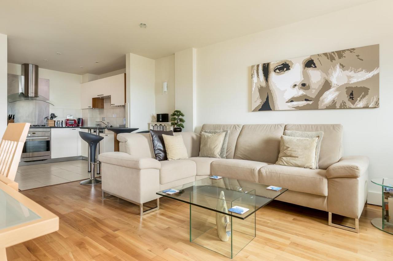Crow'S Nest Villa Poole Bagian luar foto