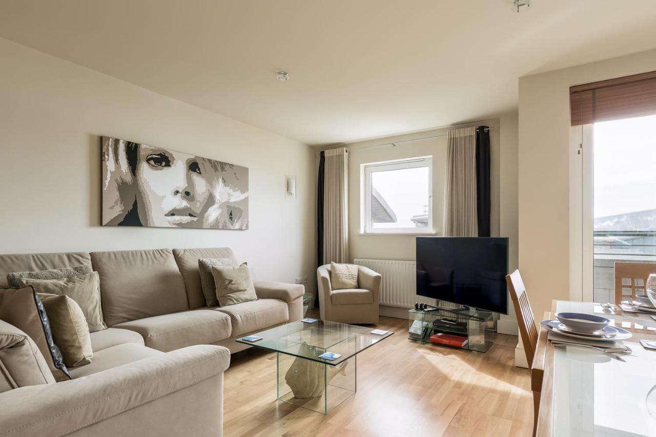 Crow'S Nest Villa Poole Bagian luar foto