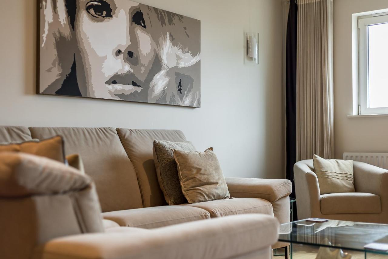 Crow'S Nest Villa Poole Bagian luar foto
