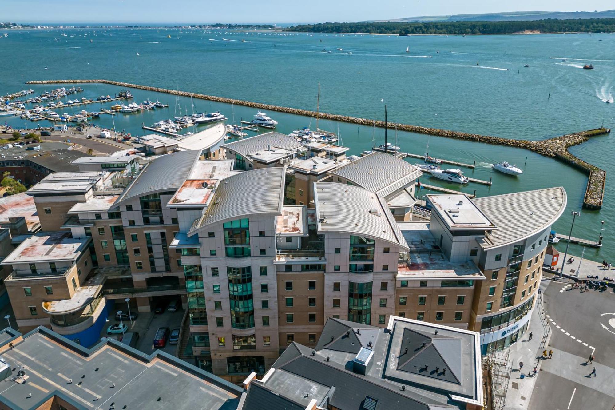 Crow'S Nest Villa Poole Bagian luar foto
