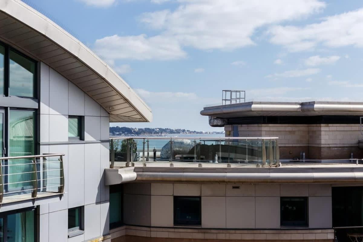 Crow'S Nest Villa Poole Bagian luar foto
