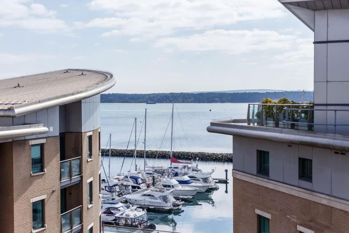 Crow'S Nest Villa Poole Bagian luar foto