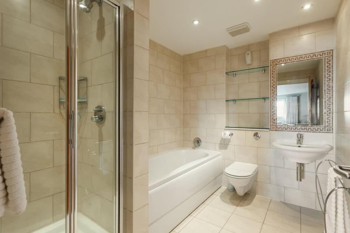 Crow'S Nest Villa Poole Bagian luar foto