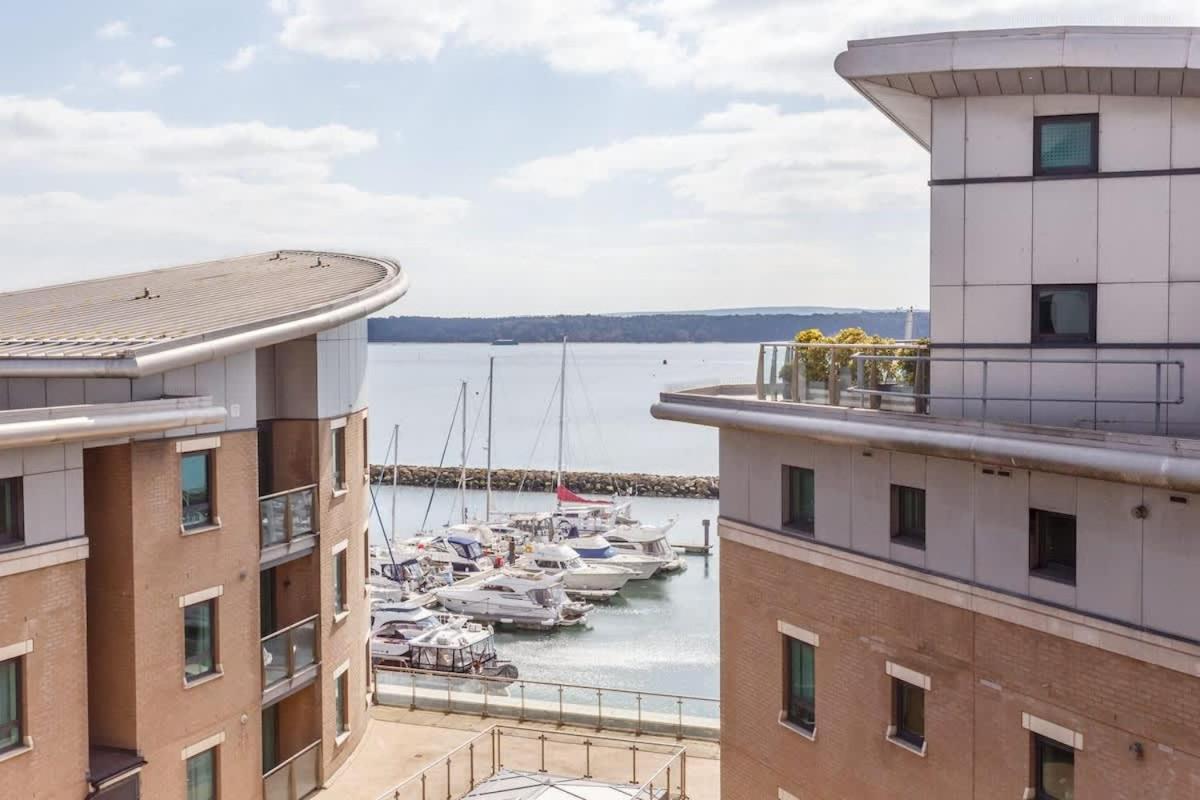 Crow'S Nest Villa Poole Bagian luar foto