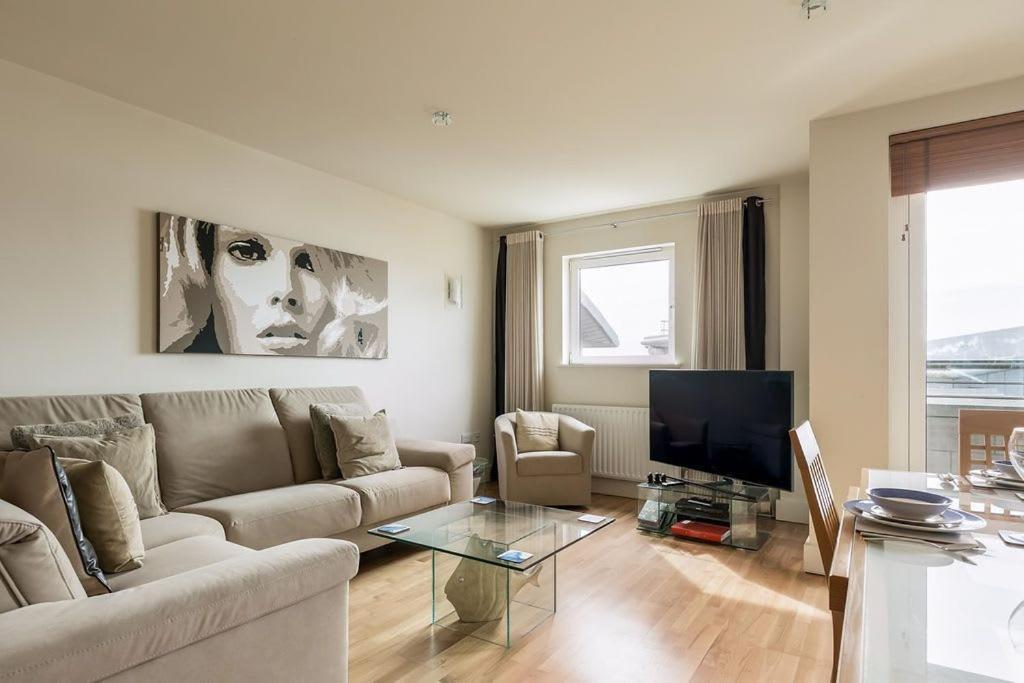 Crow'S Nest Villa Poole Bagian luar foto