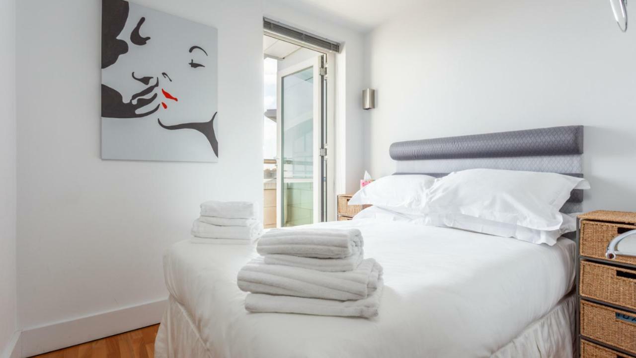 Crow'S Nest Villa Poole Bagian luar foto